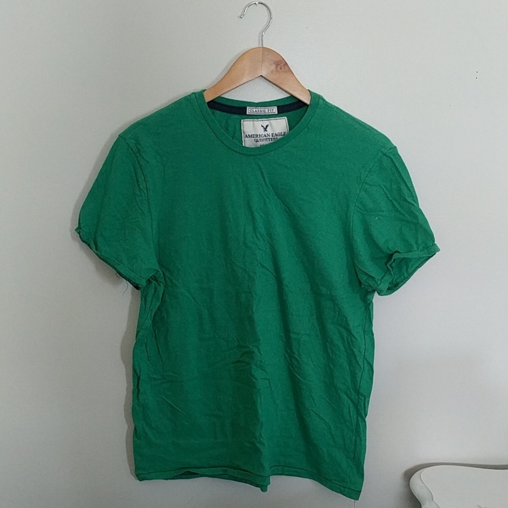 American Eagle tshirt